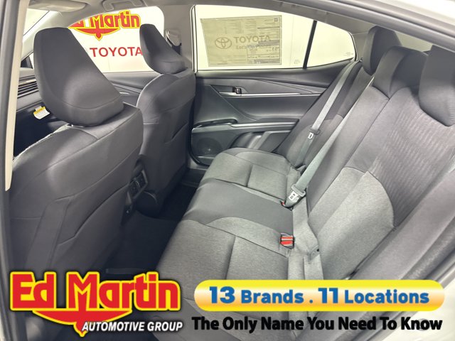 Vehicle image 59 of 92