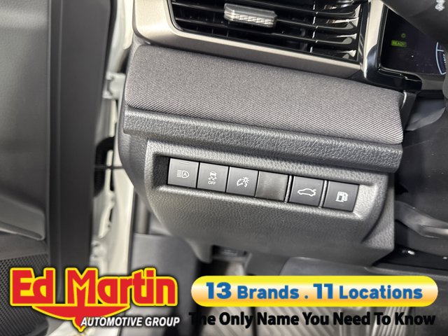 Vehicle image 71 of 92