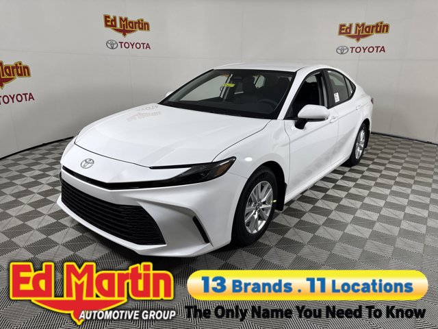 Vehicle image 8 of 92