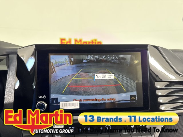 Vehicle image 73 of 92