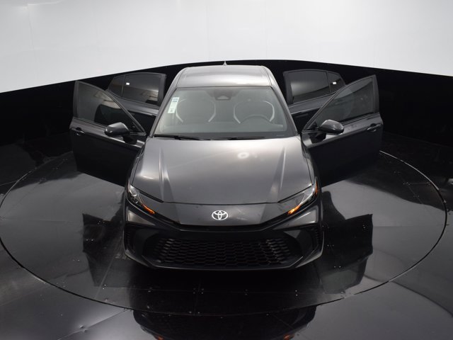 Vehicle image 6 of 40
