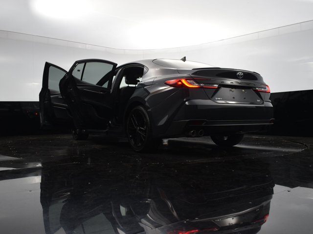 Vehicle image 27 of 40