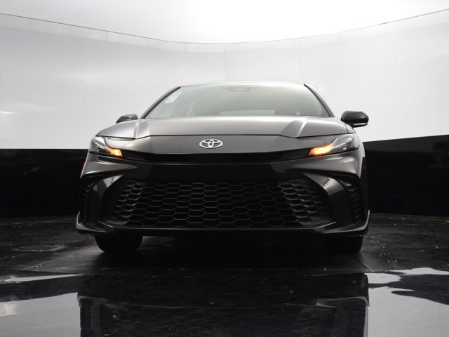 Vehicle image 8 of 40