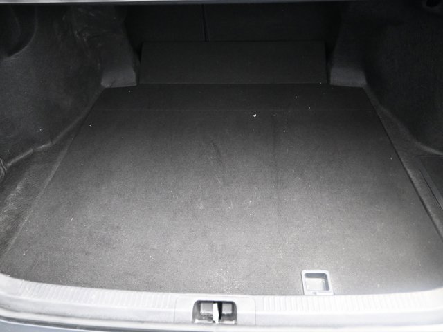 Vehicle image 34 of 40