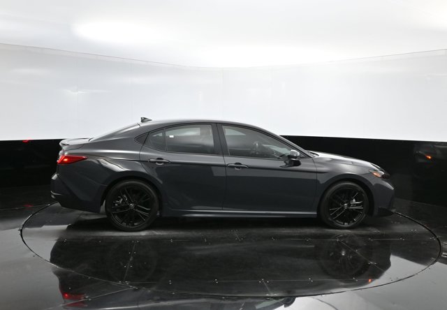 Vehicle image 13 of 40