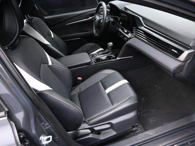 Vehicle image 36 of 40
