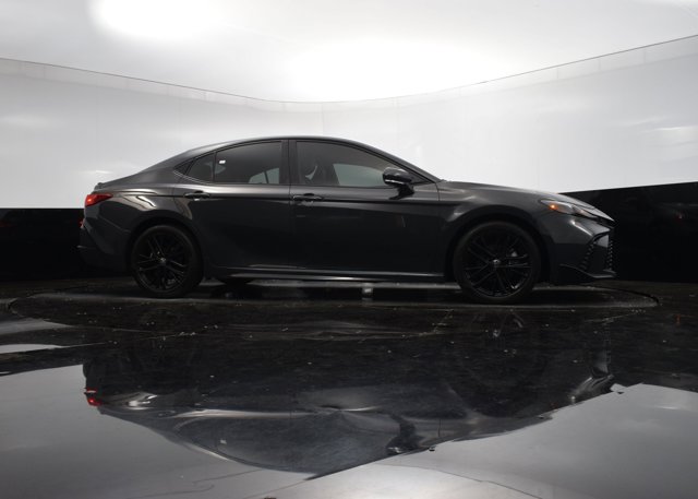 Vehicle image 15 of 40