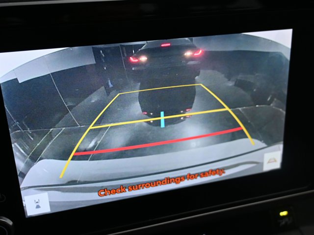 Vehicle image 37 of 40