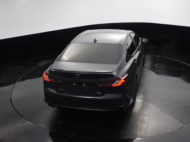 Vehicle image 21 of 40