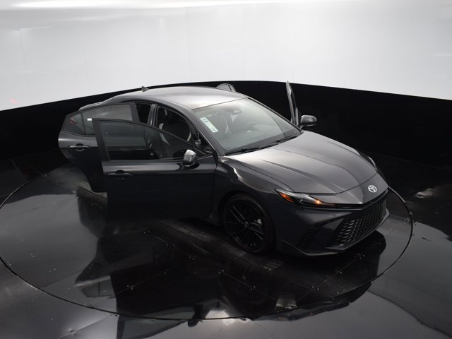 Vehicle image 12 of 40