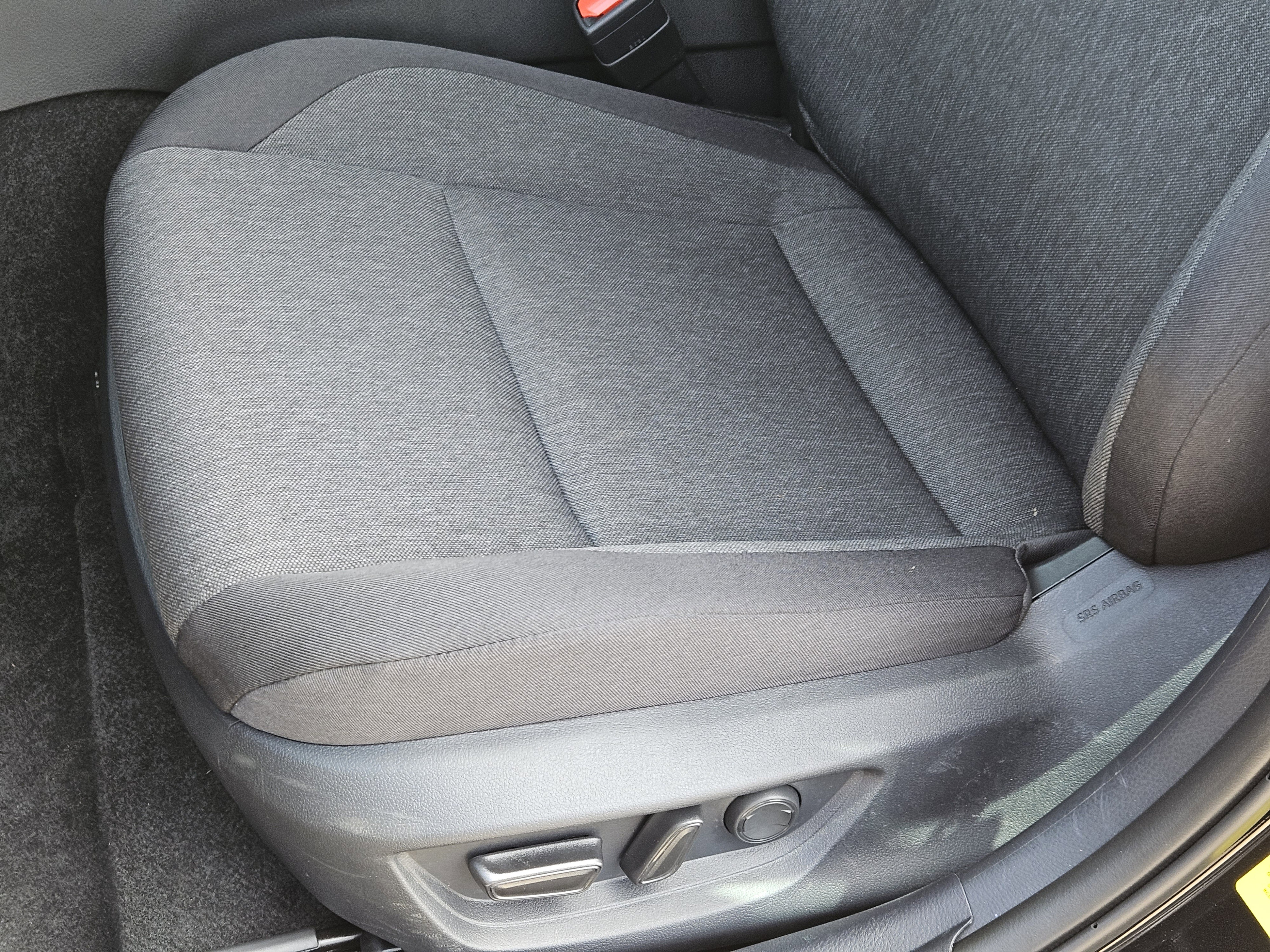 Vehicle image 18 of 23