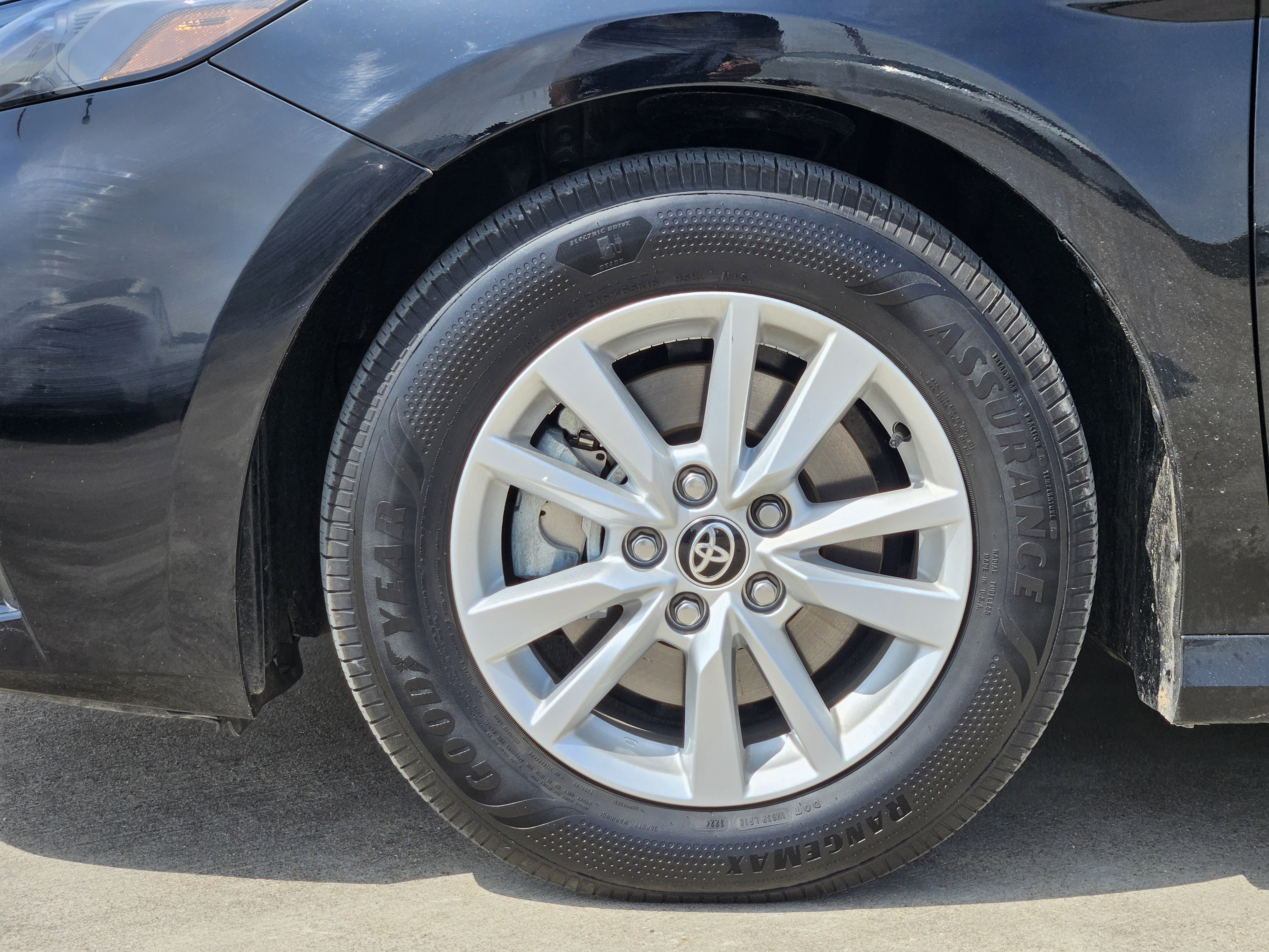 Vehicle image 8 of 23