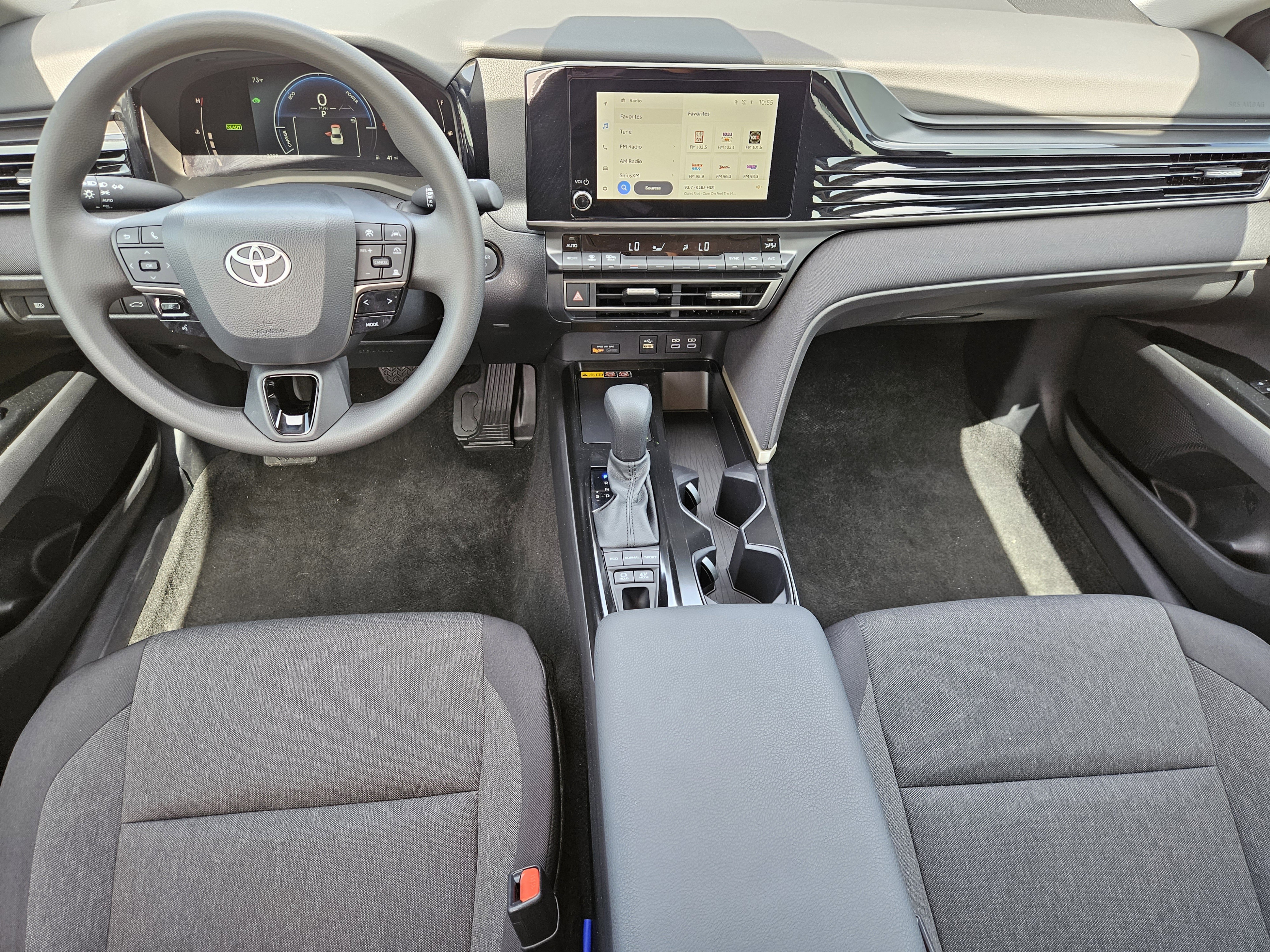 Vehicle image 19 of 23