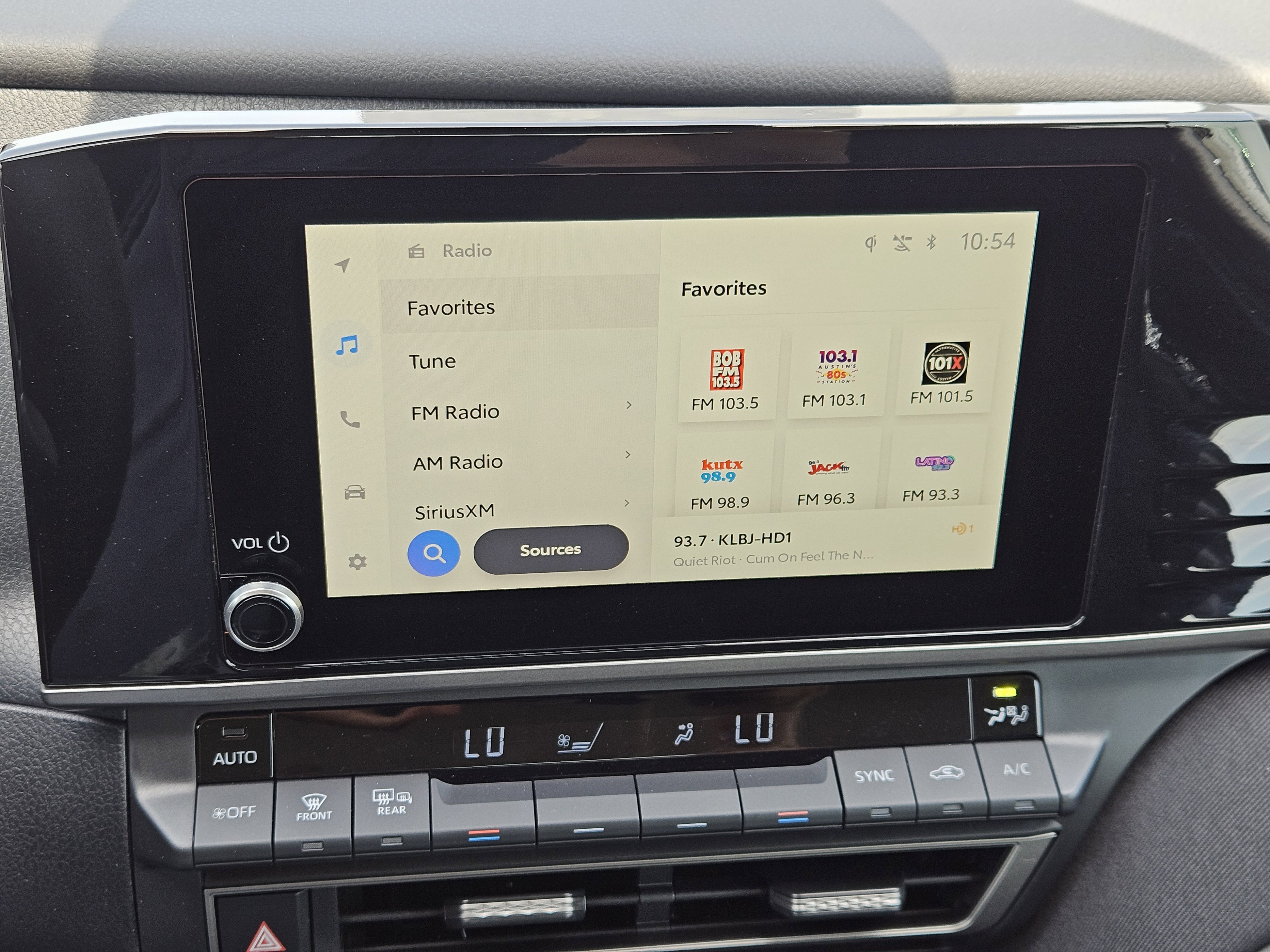 Vehicle image 13 of 23