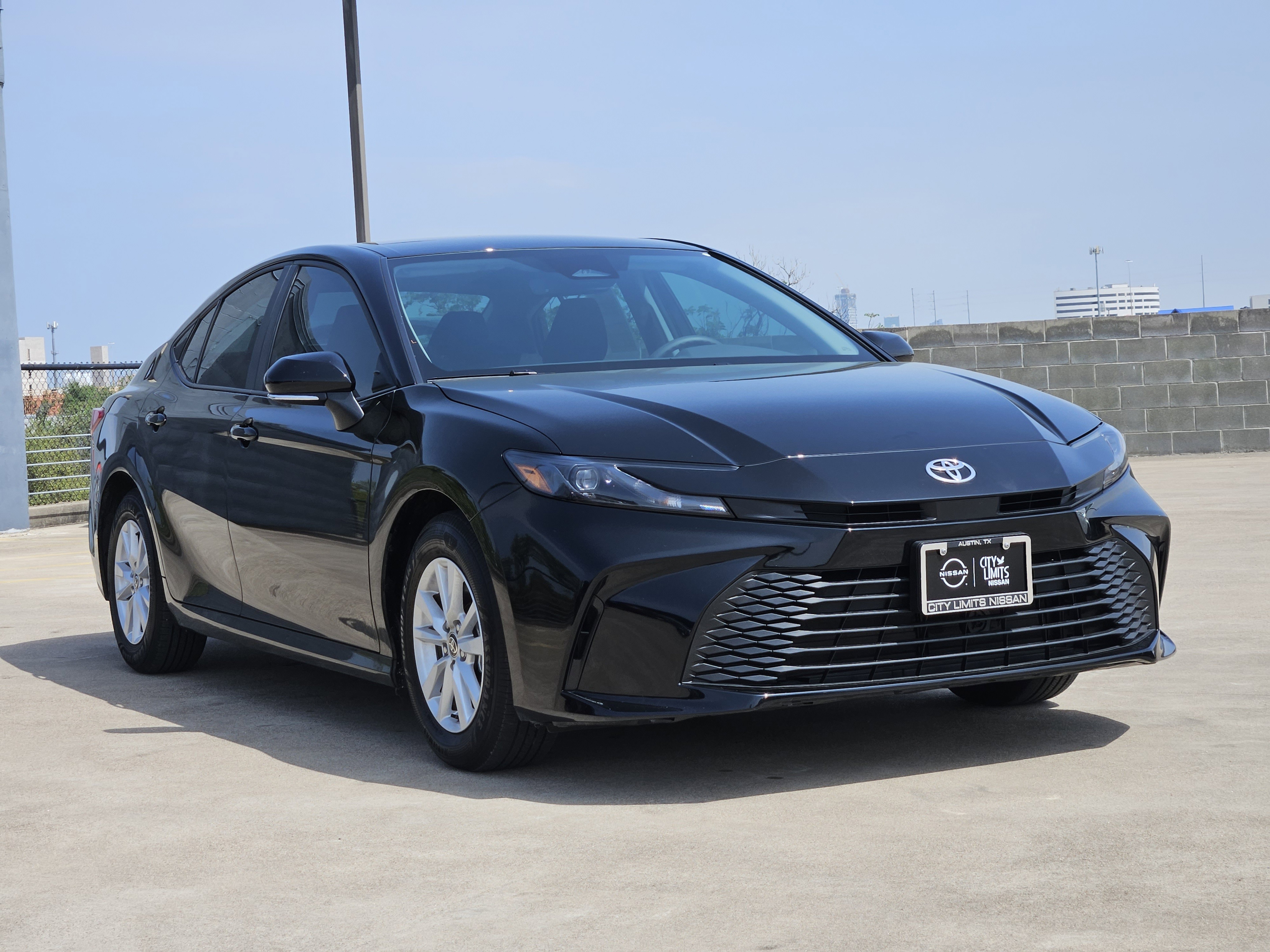 Vehicle image 4 of 23