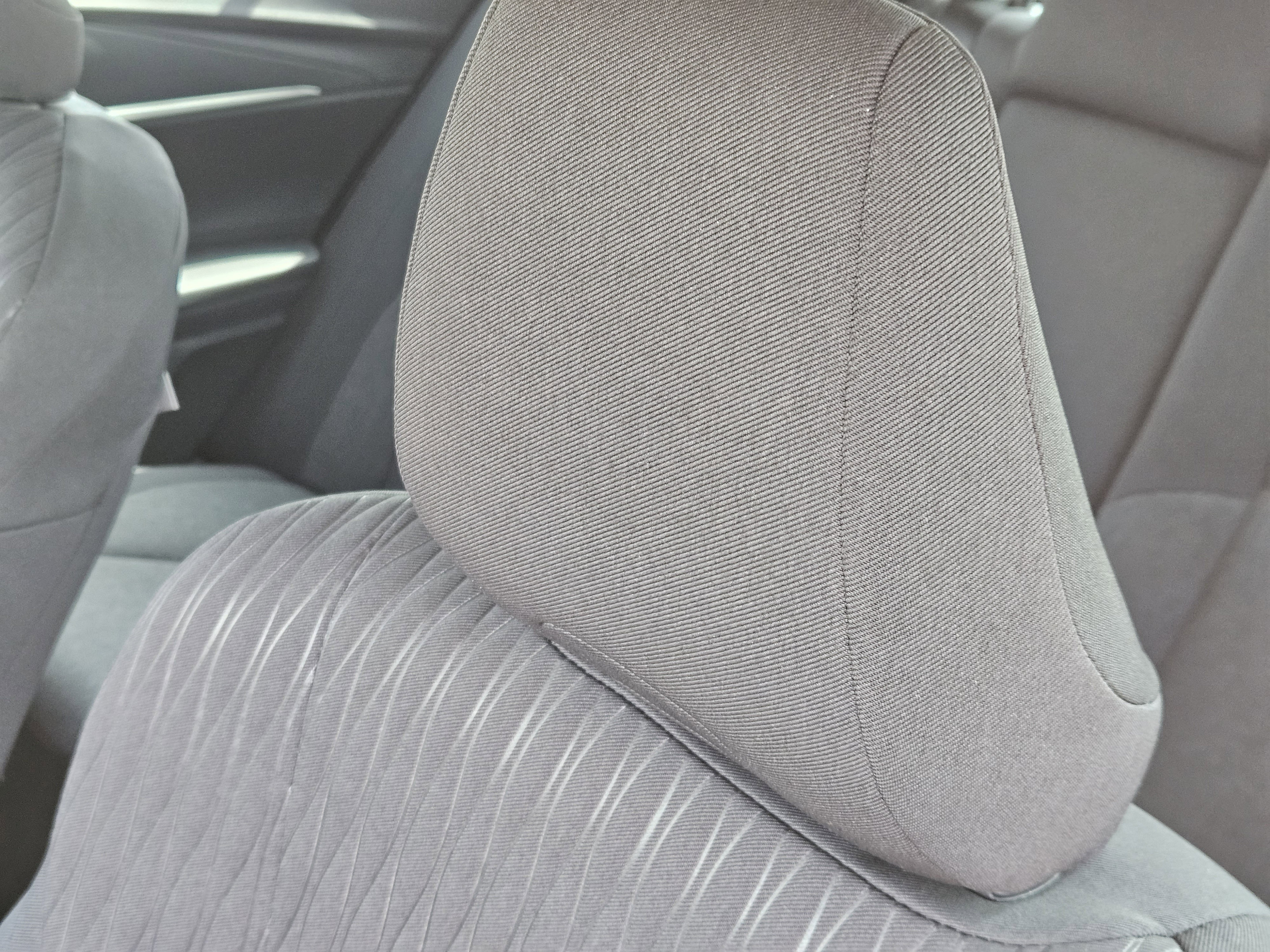 Vehicle image 11 of 23