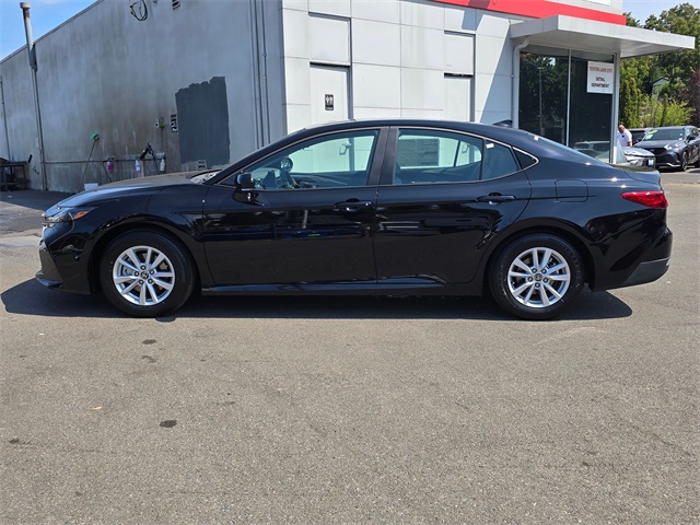 Vehicle image 7 of 27