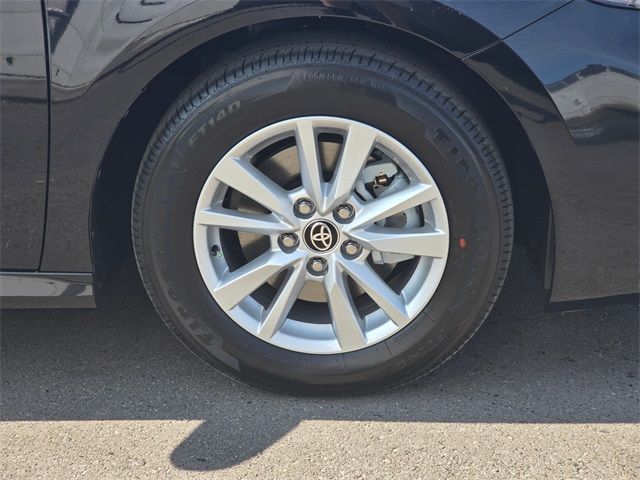 Vehicle image 8 of 27