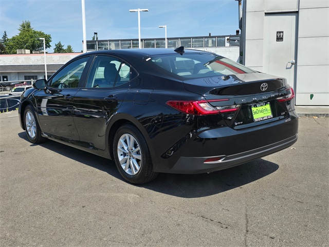 Vehicle image 6 of 27
