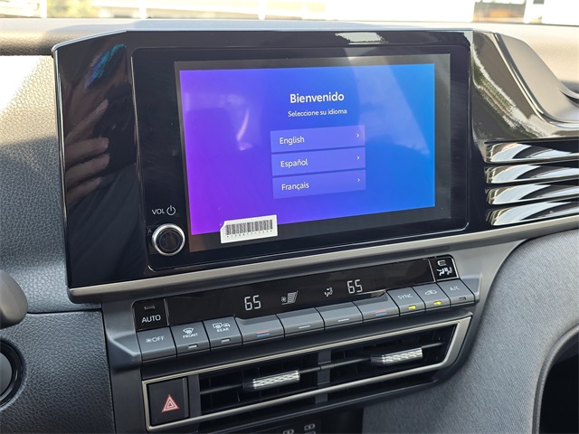 Vehicle image 20 of 27