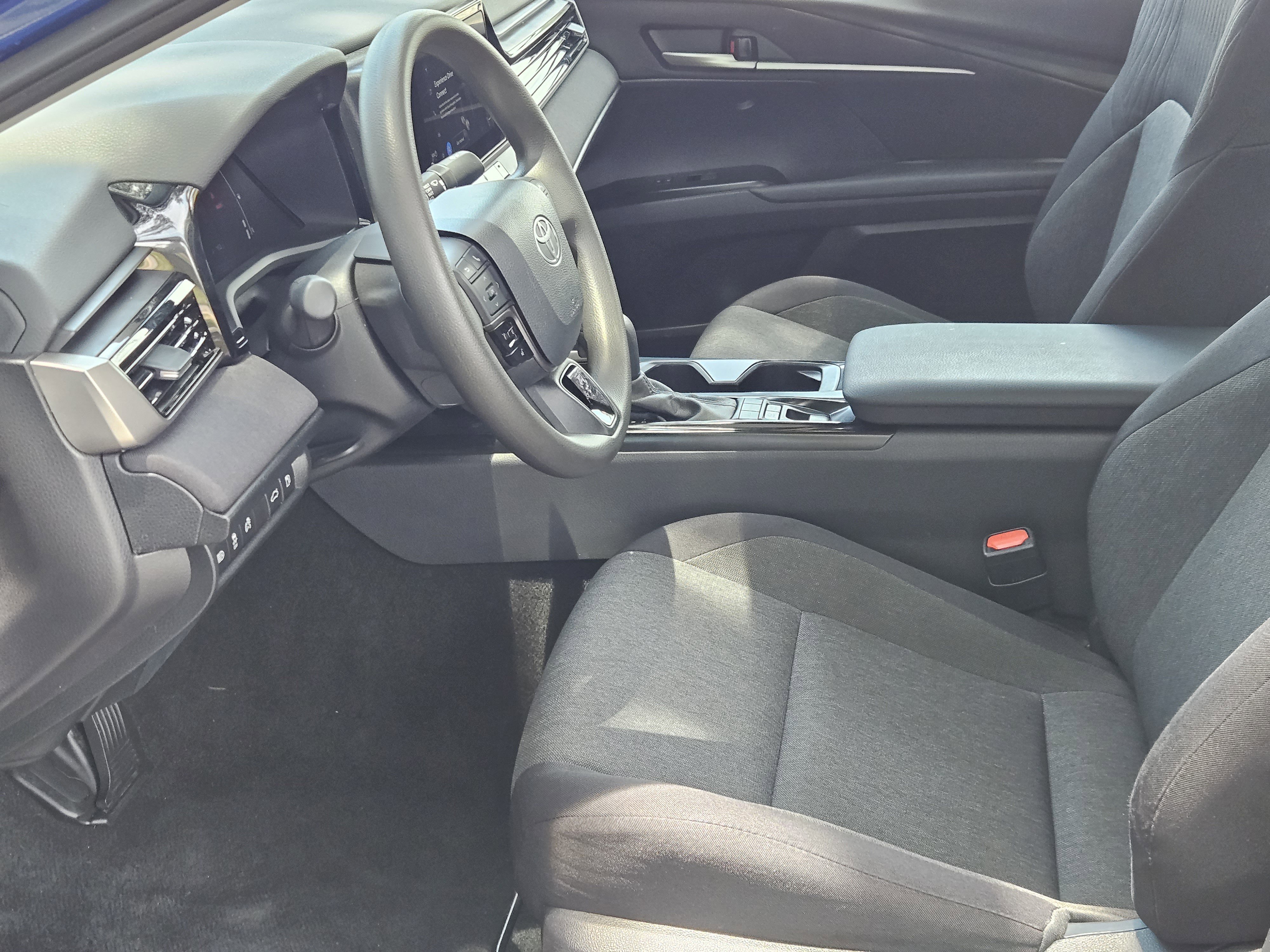 Vehicle image 11 of 22