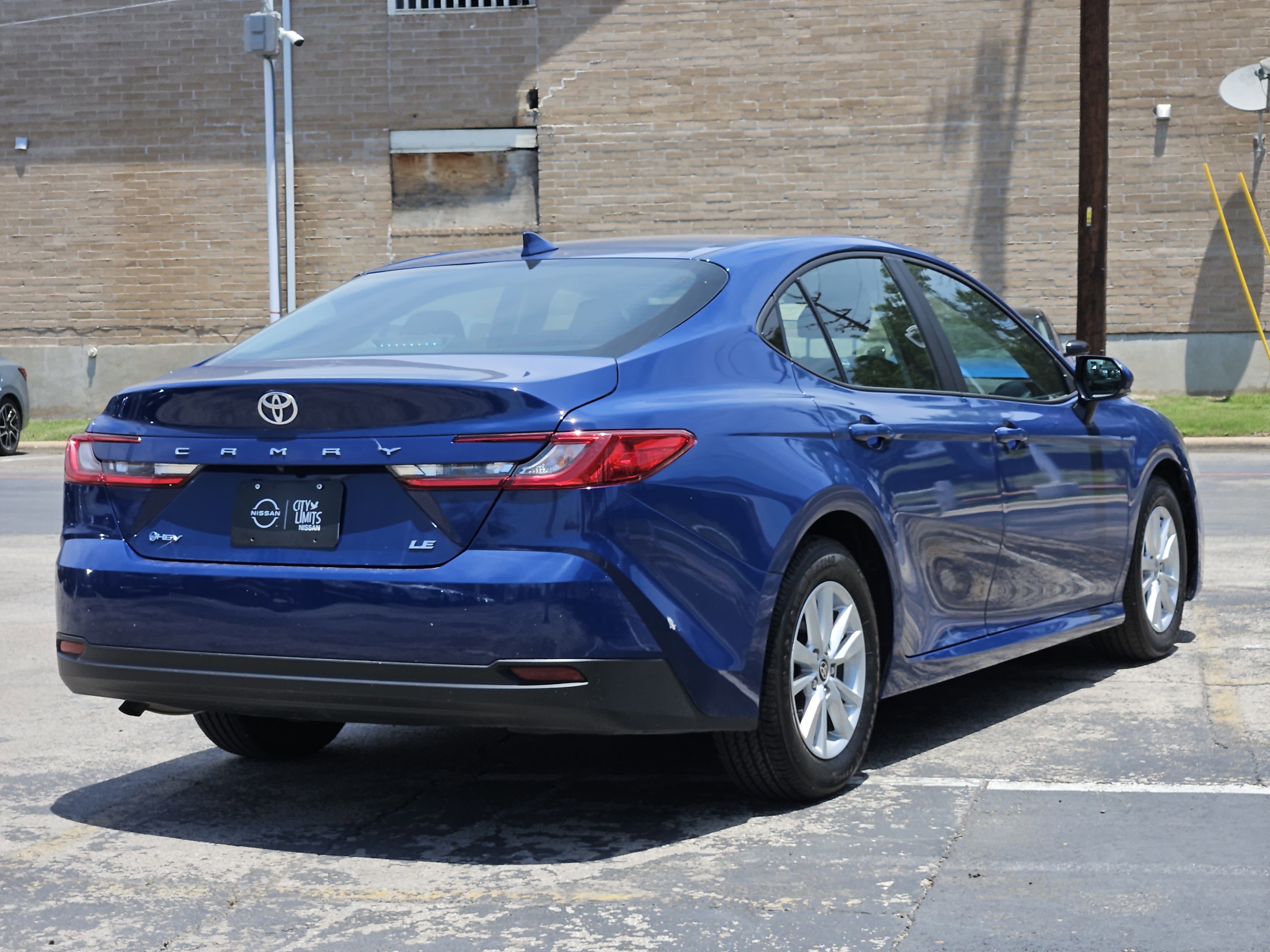 Vehicle image 3 of 22