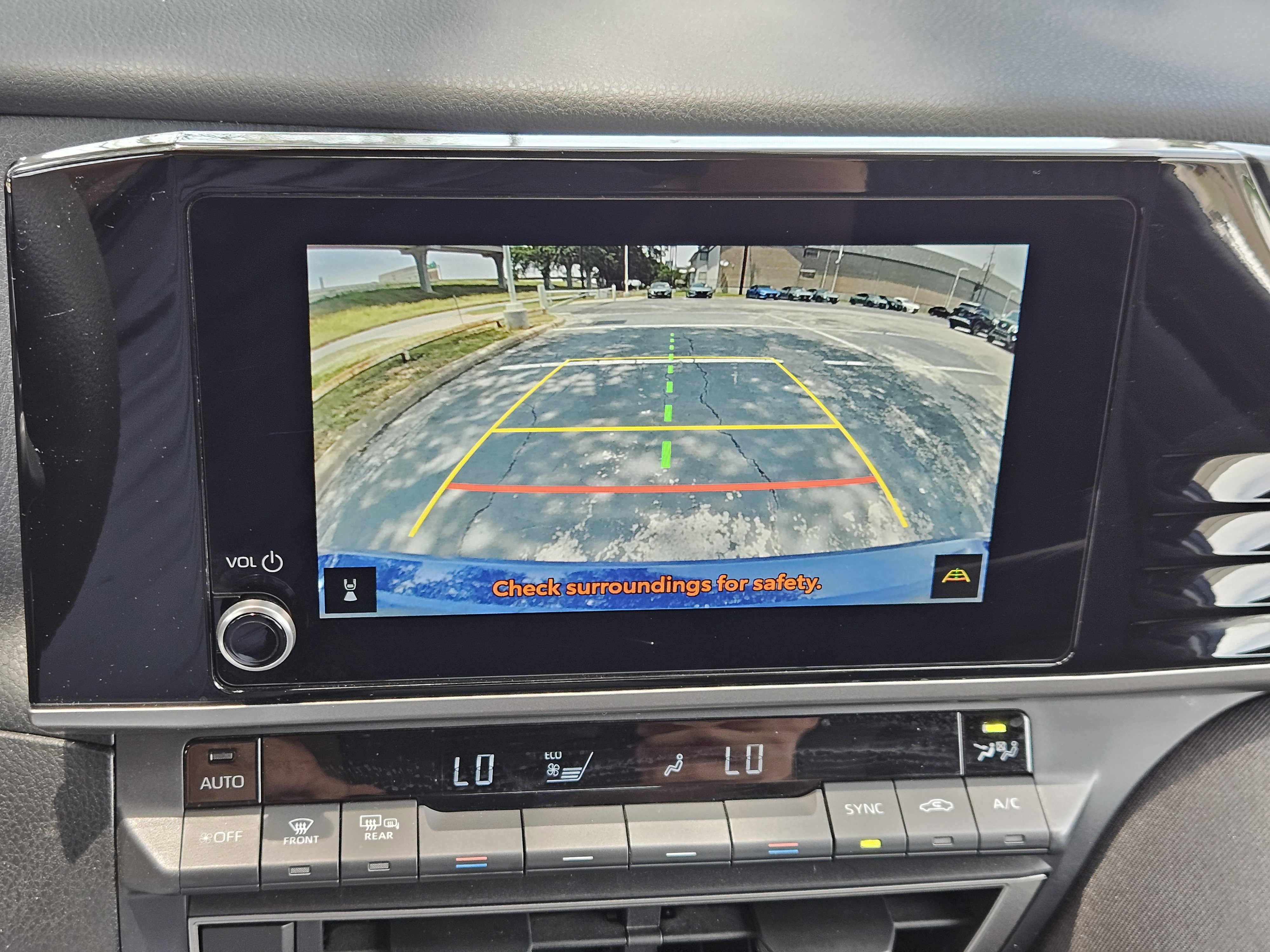 Vehicle image 14 of 22