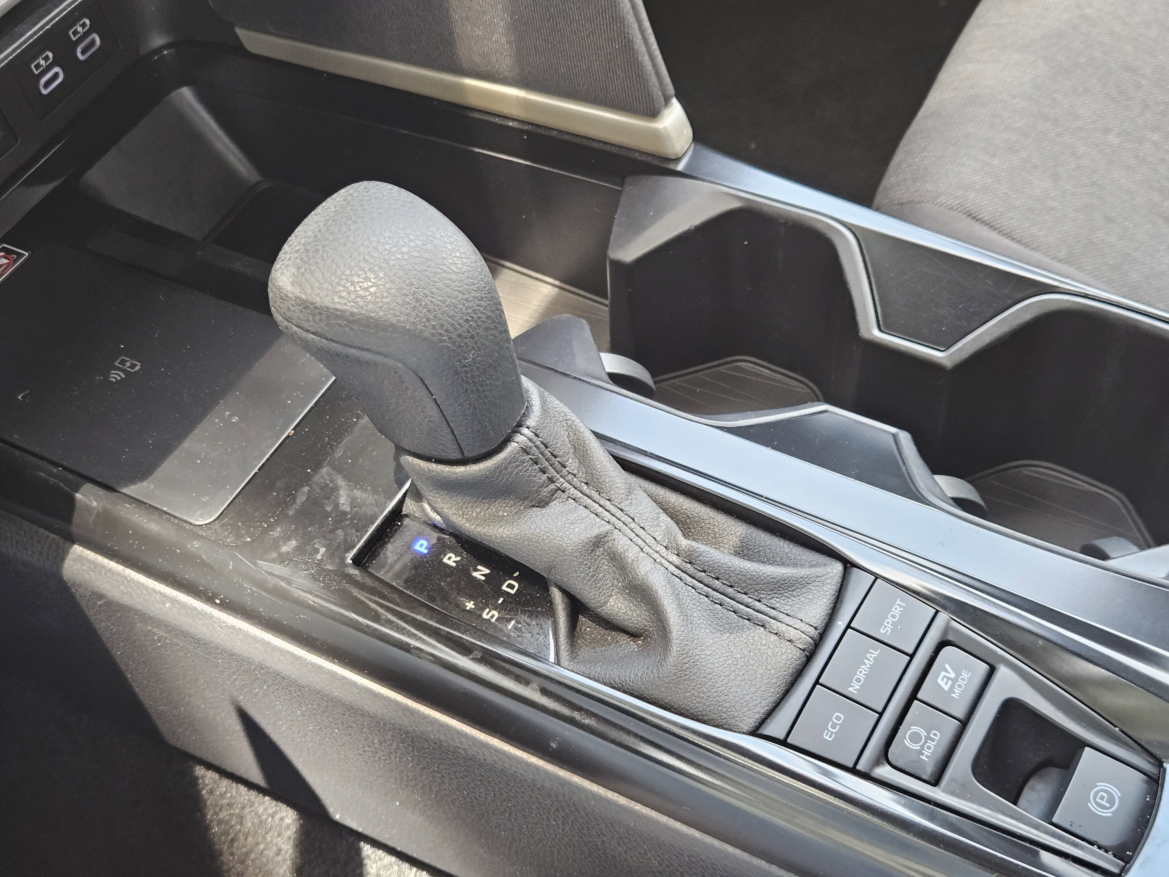 Vehicle image 16 of 22