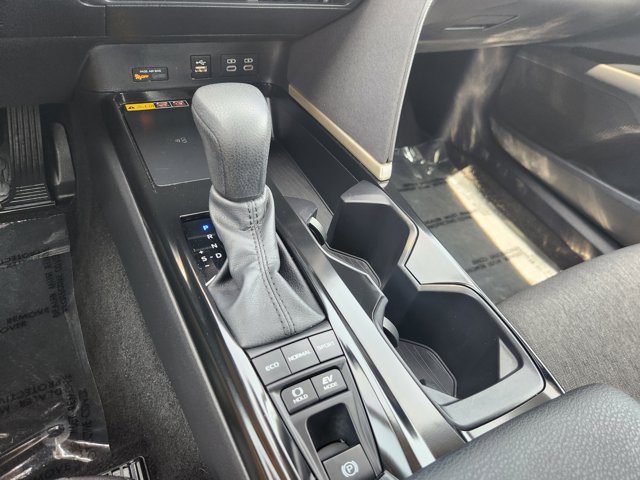 Vehicle image 17 of 30