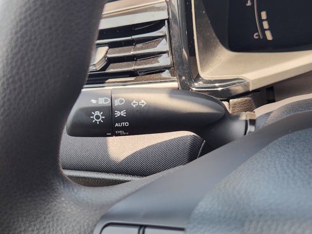 Vehicle image 26 of 30