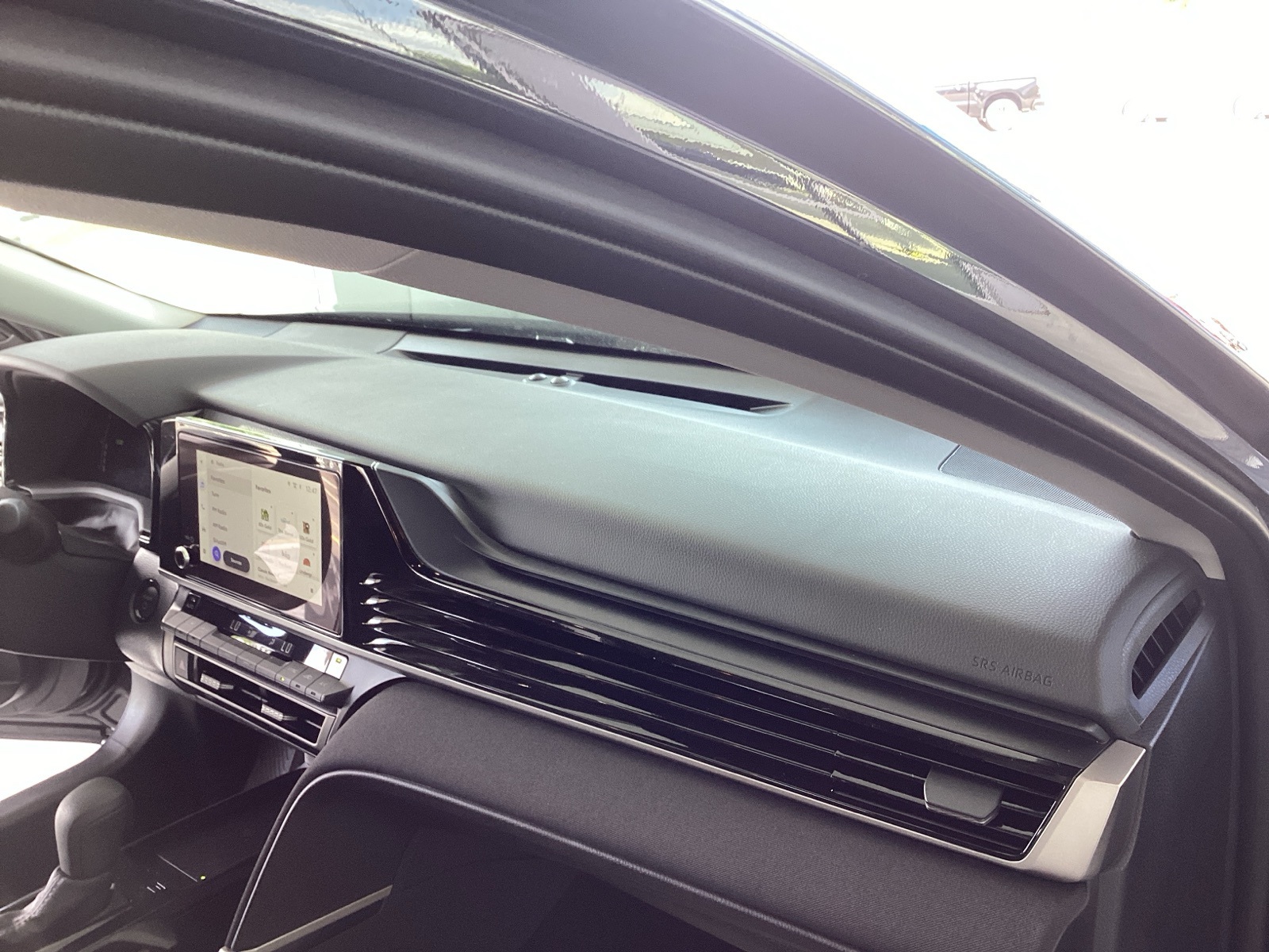 Vehicle image 14 of 24