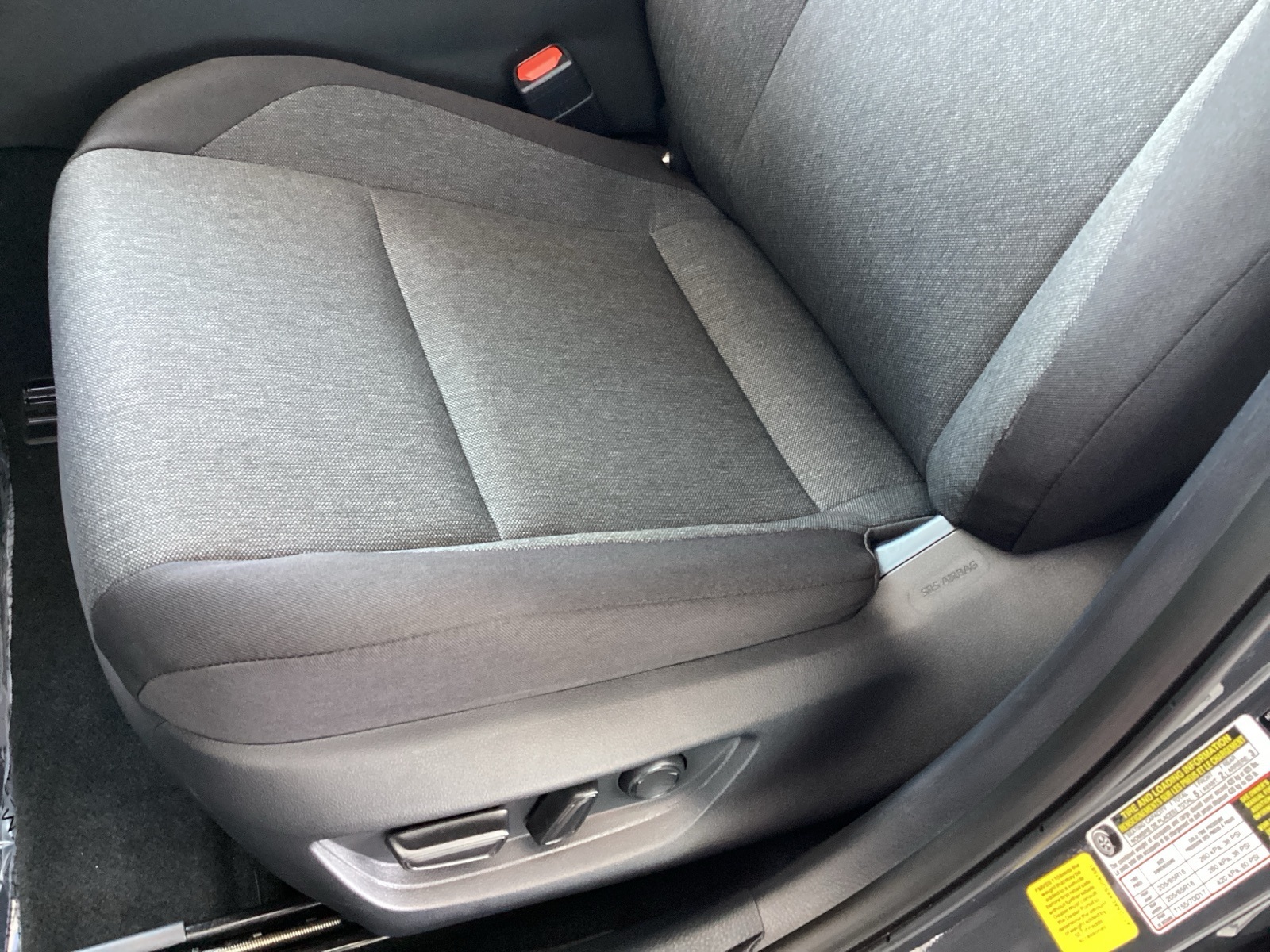 Vehicle image 19 of 24