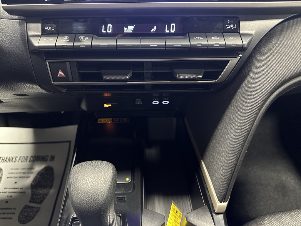 Vehicle image 39 of 70