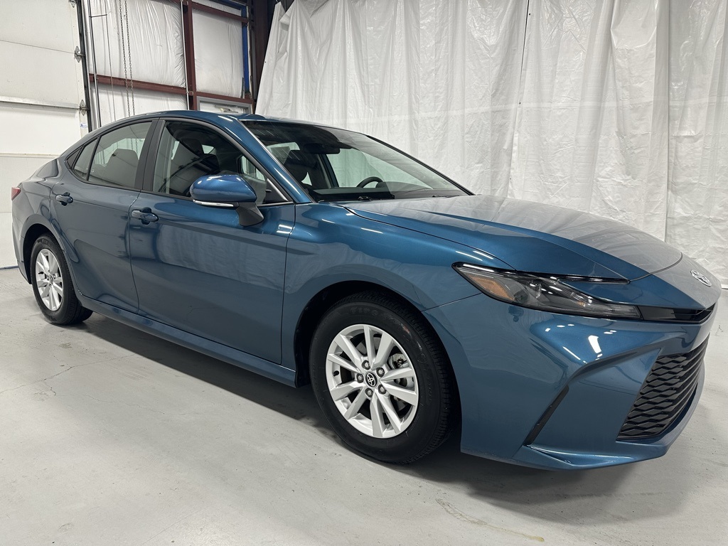 Vehicle image 3 of 70