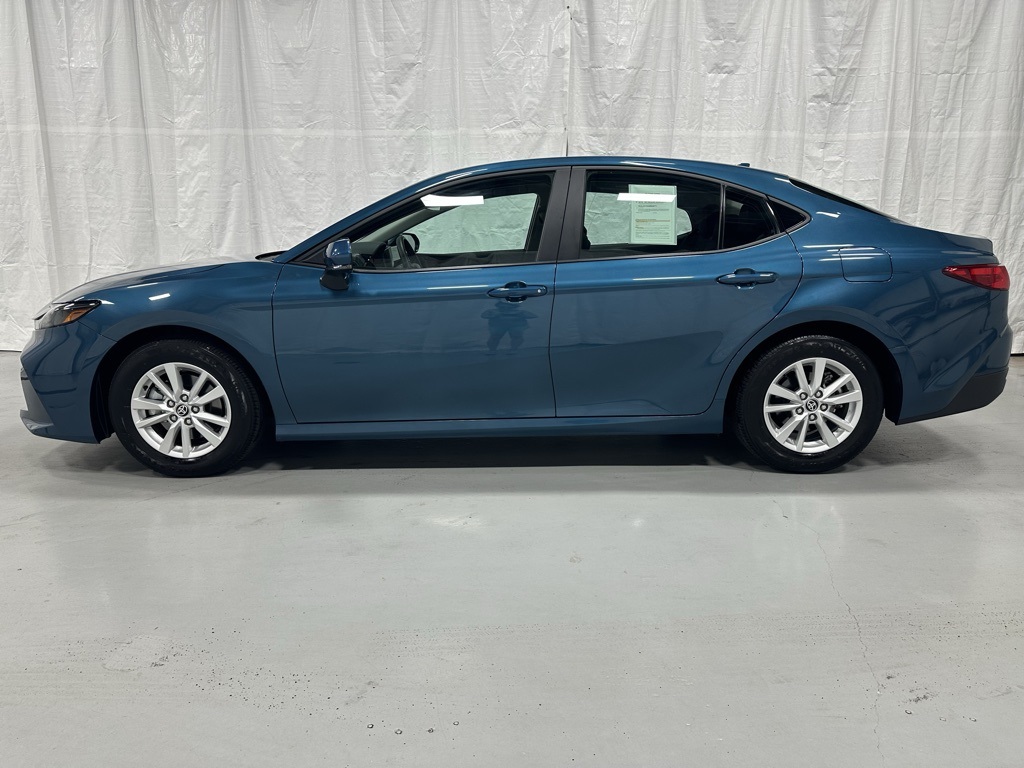Vehicle image 7 of 70