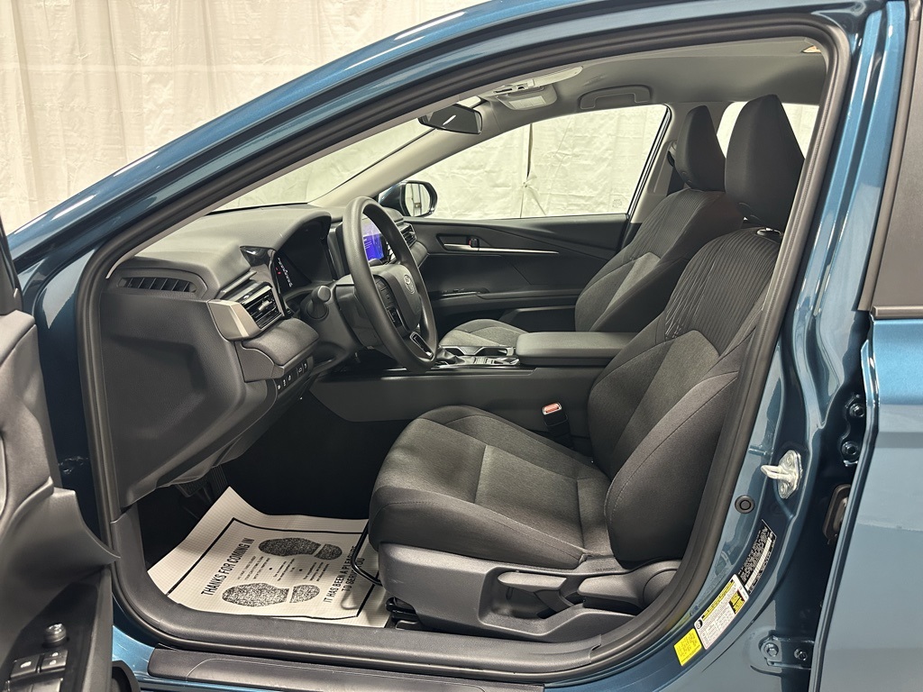 Vehicle image 10 of 70