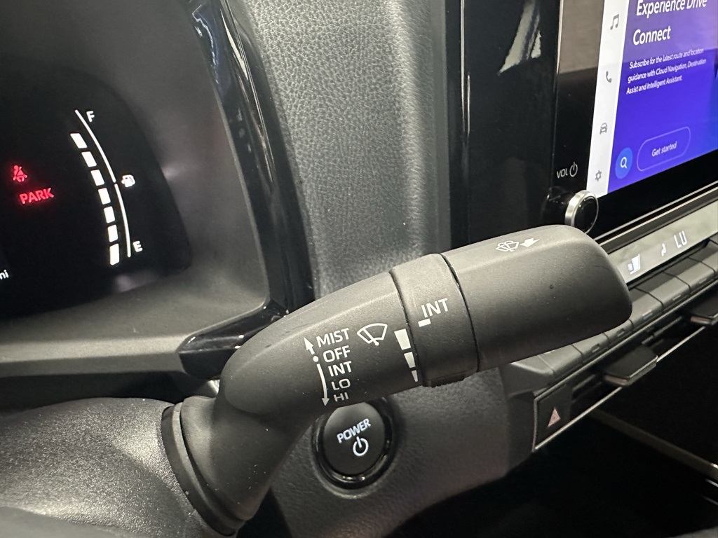 Vehicle image 22 of 70