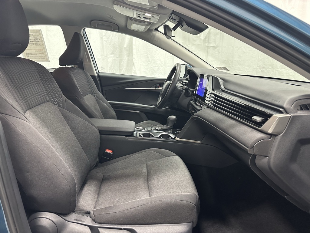 Vehicle image 61 of 70