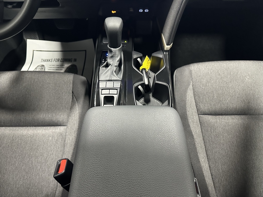 Vehicle image 40 of 70