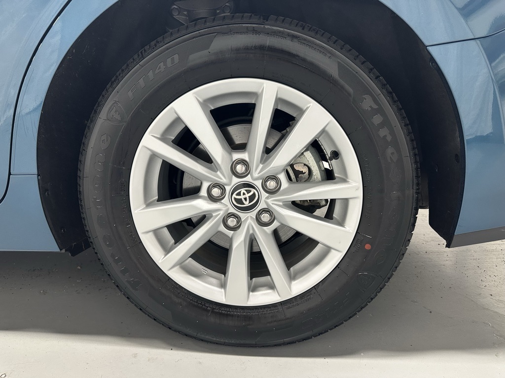 Vehicle image 65 of 70