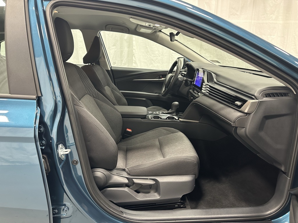 Vehicle image 58 of 70