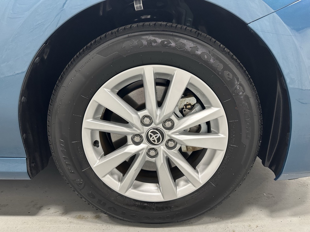 Vehicle image 63 of 70