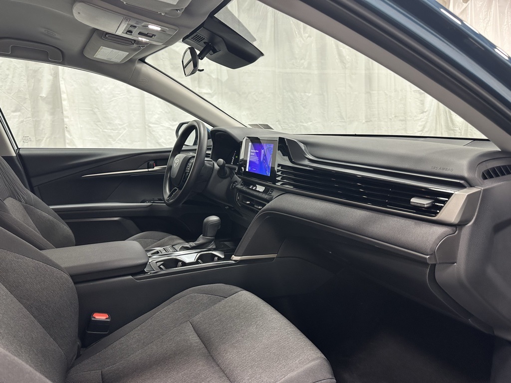 Vehicle image 62 of 70