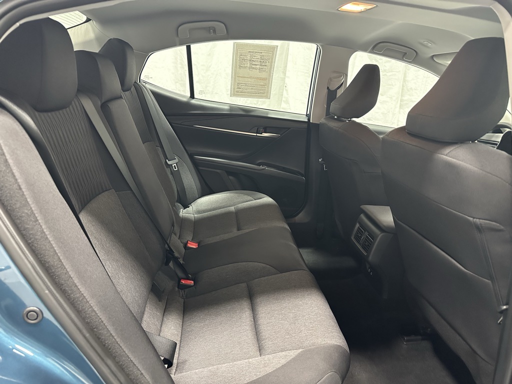 Vehicle image 55 of 70
