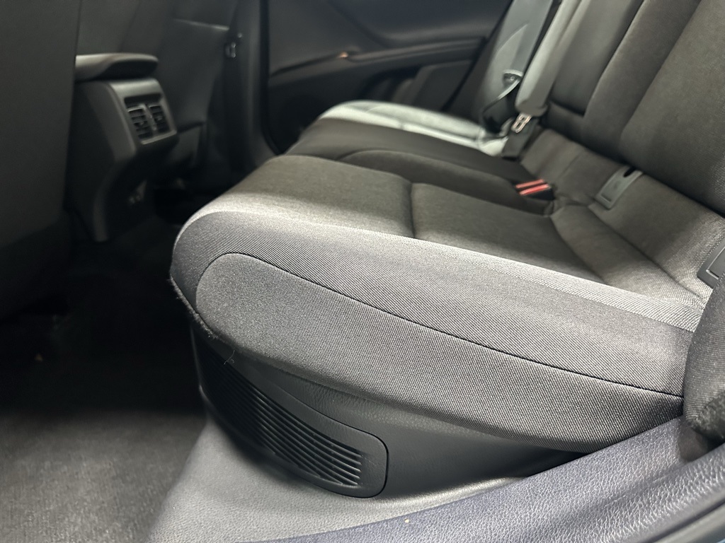 Vehicle image 46 of 70