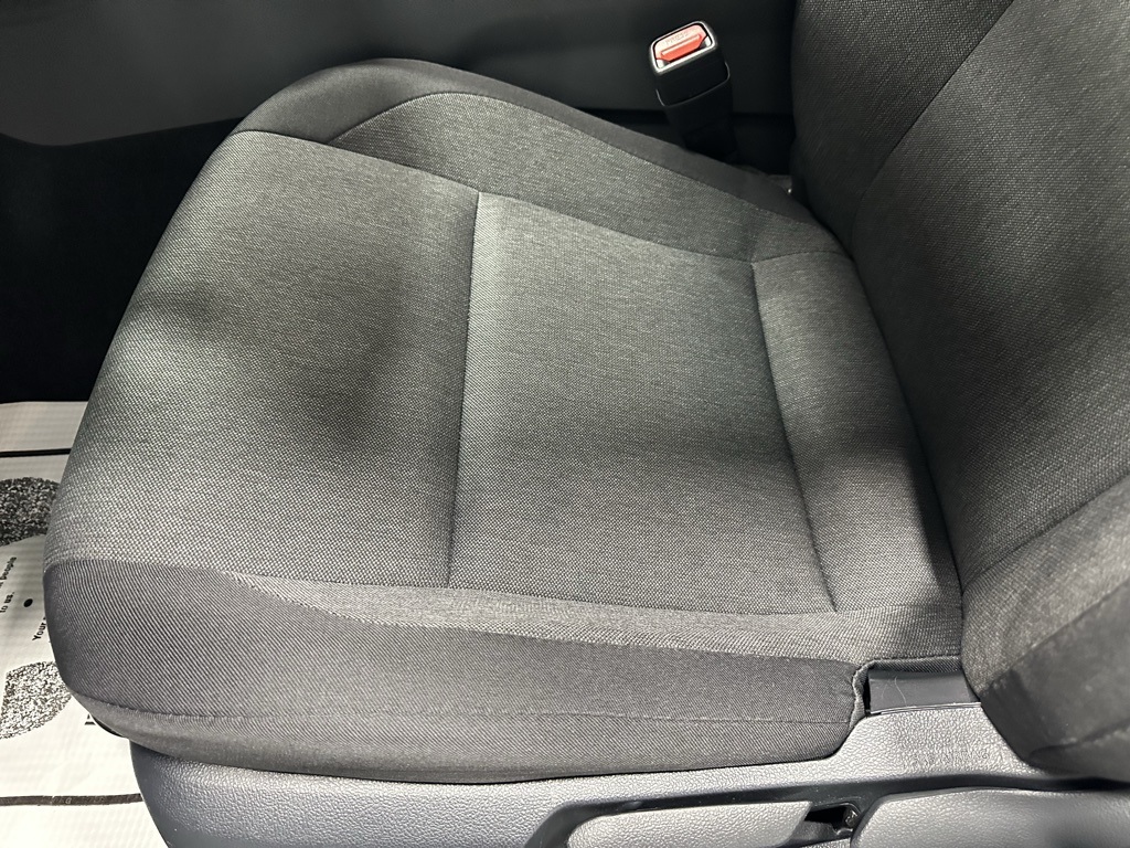 Vehicle image 13 of 70
