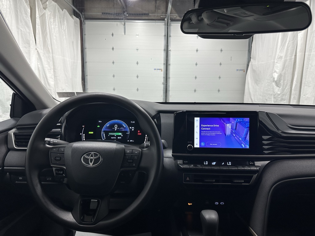 Vehicle image 16 of 70