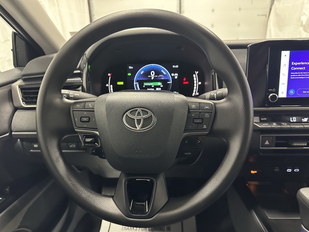 Vehicle image 18 of 70