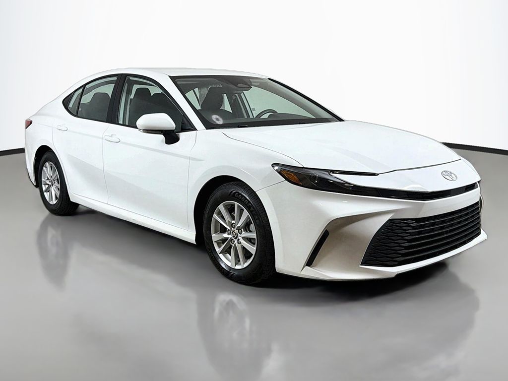 2025 Toyota Camry LE Image 3 of 38
