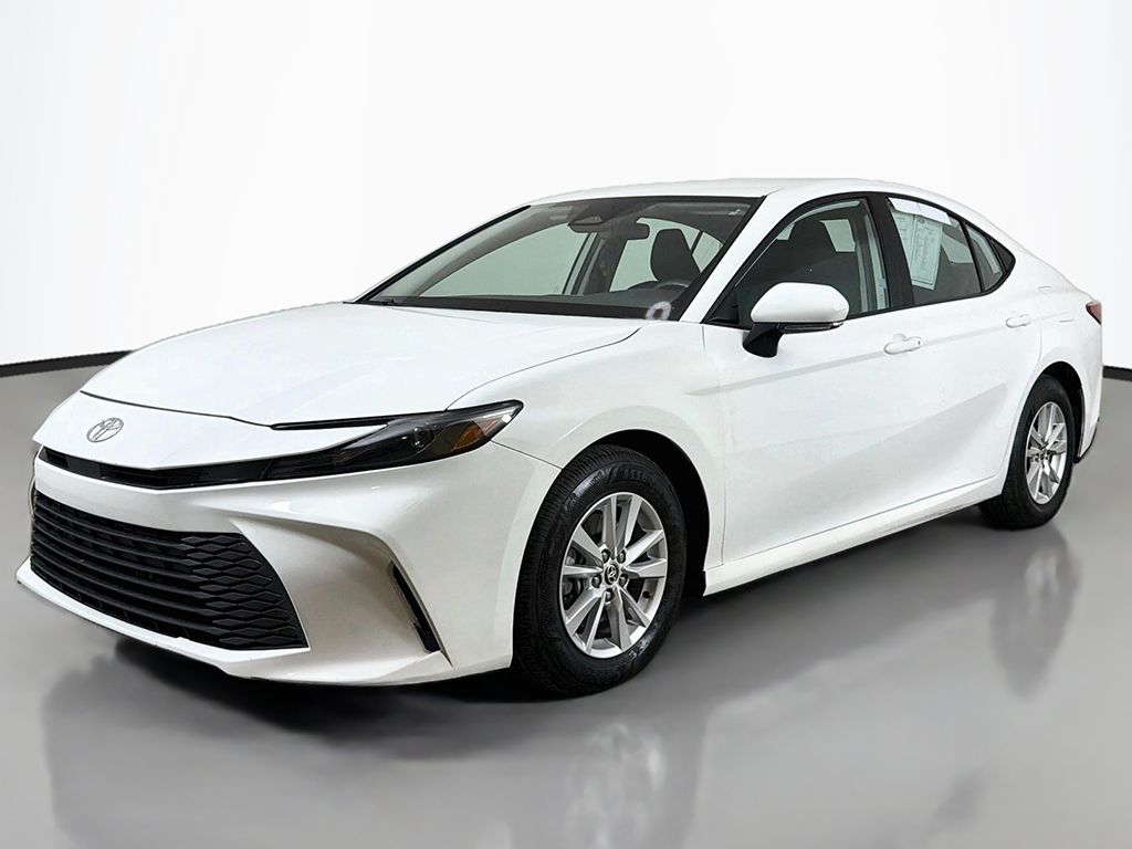 2025 Toyota Camry LE Image 1 of 38